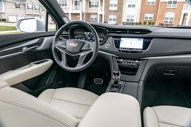 2023 Cadillac XT5 Sport interior