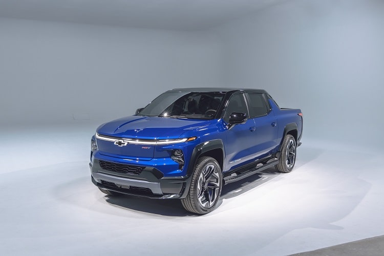 New 2025 Chevy Silverado Gets a Hybrid Powertrain, Gains Towing